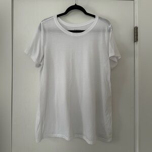 Torrid Women’s Classic Fit White Short Sleeve Top size XL